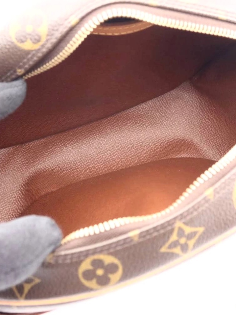 Louis Vuitton Vintage Monogram Blois Crossbody - Picture 9 of 14